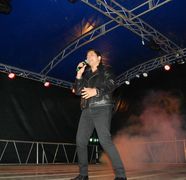 Frigul nu a speriat-o pe Gabriela Cristea Toader! Vedeta Kanal D a sarbatorit zilele recoltei la Odobesti VIDEO